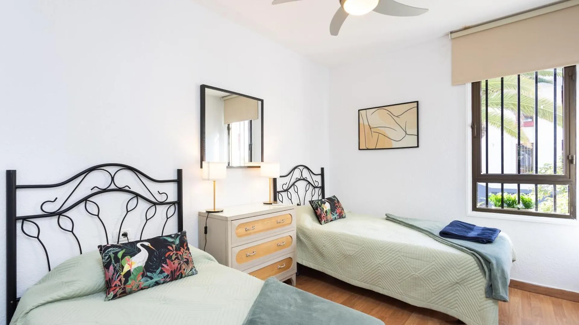 Home2Book Cozy Flat Las Americas Beach, Pool Playa de las Américas 0*,  Spanien